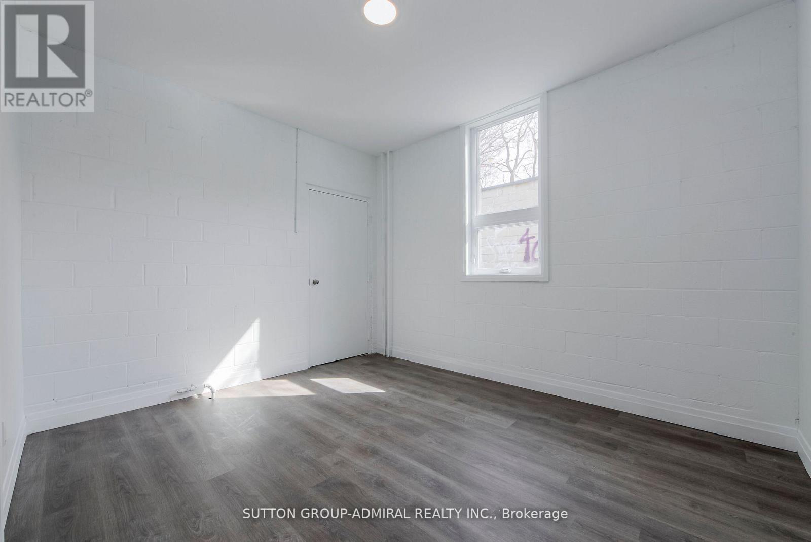 Main Fl - 1930 Queen Street E Property Photo 15