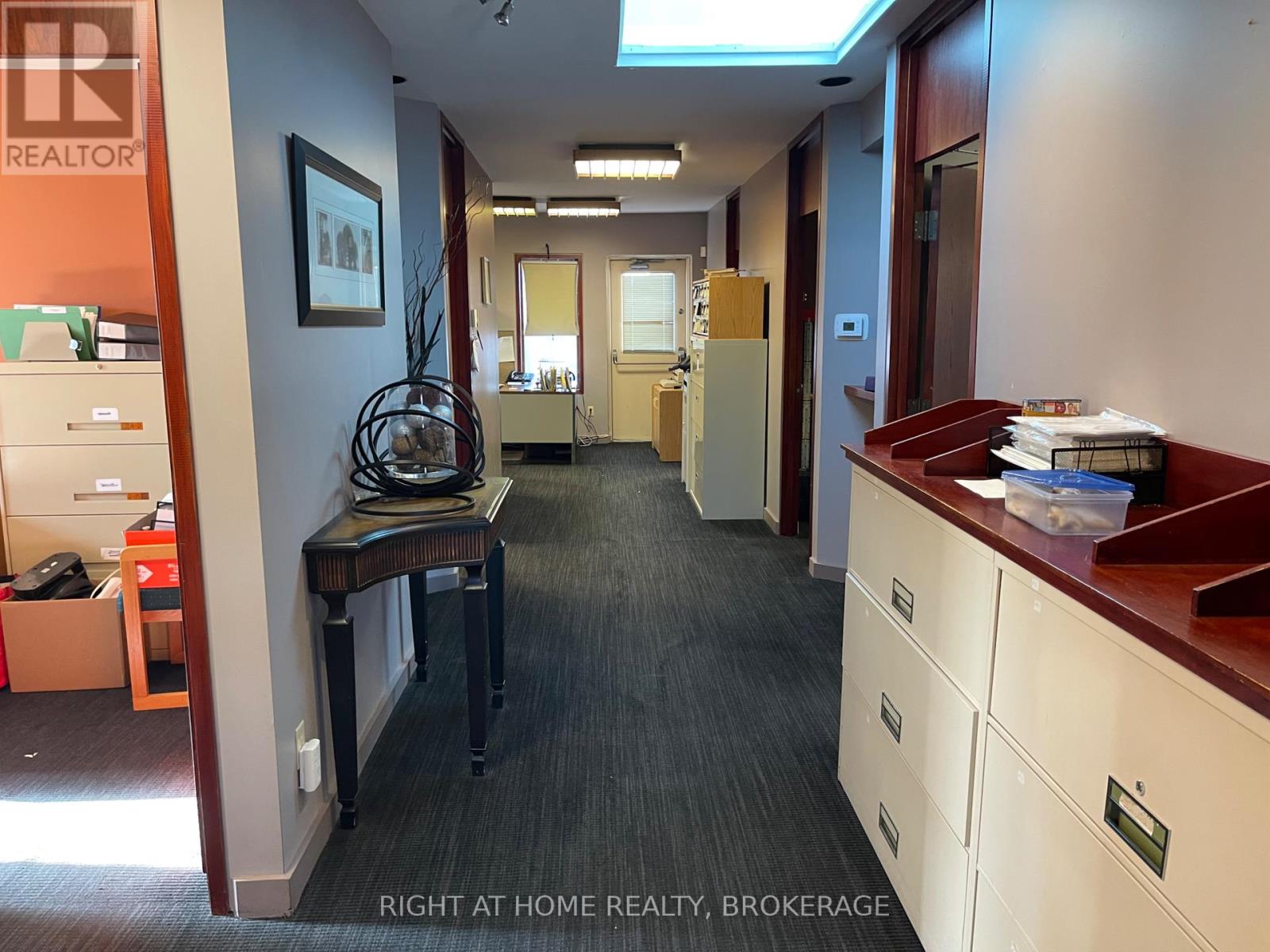 90 Simcoe Street S Property Photo 24