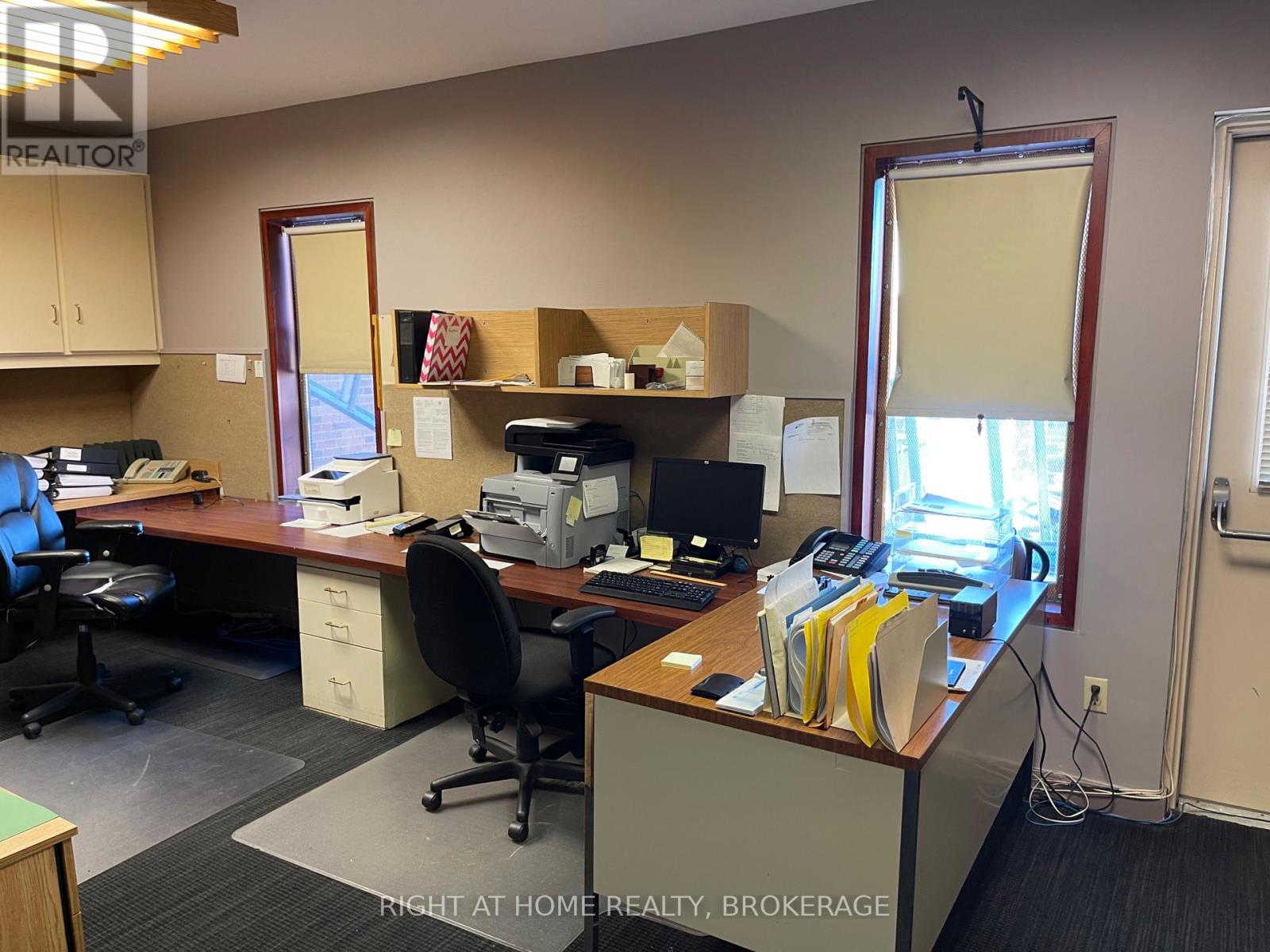 90 Simcoe Street S Property Photo 29