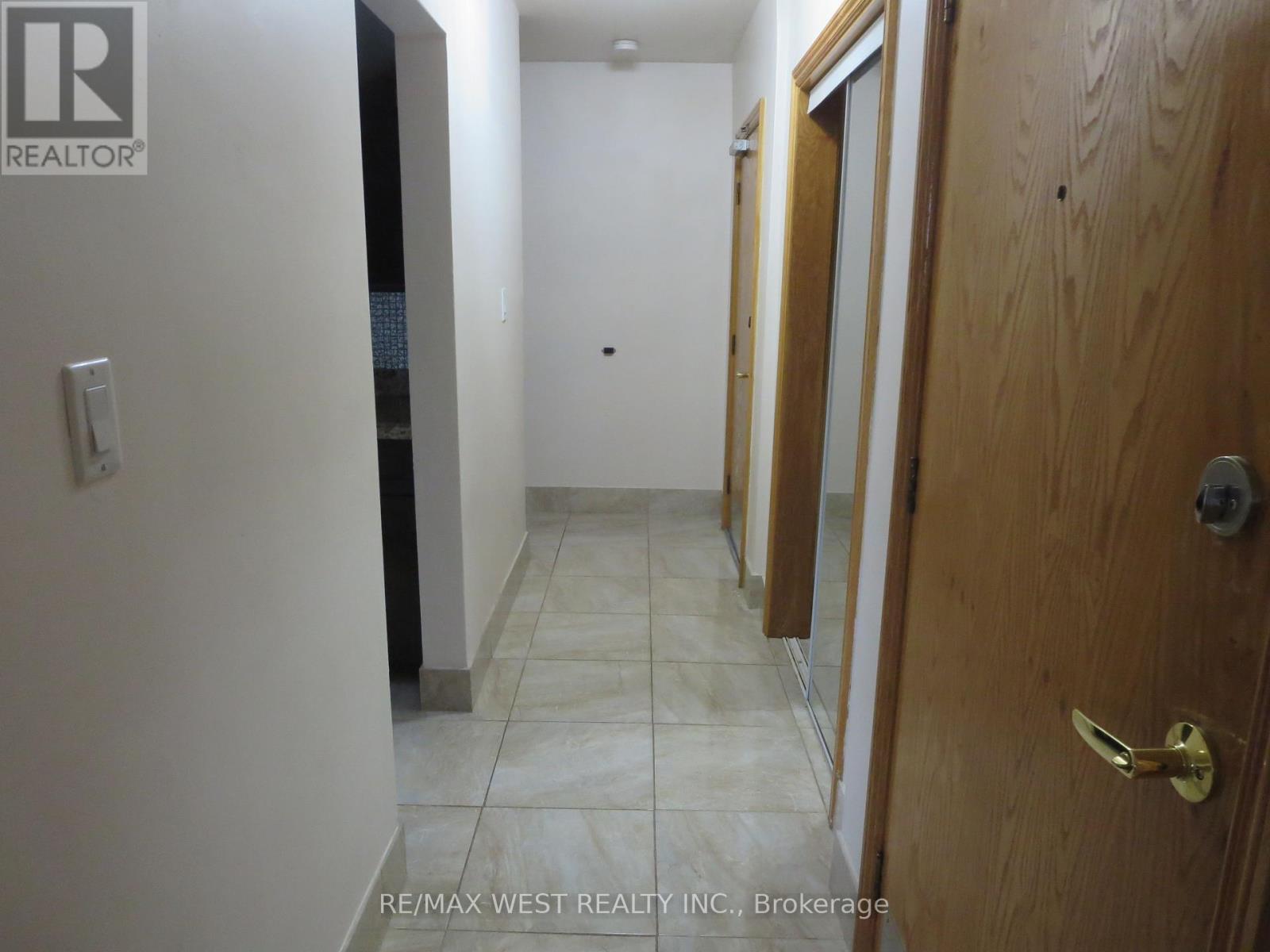 41 - 429 Austen Court Property Photo 6