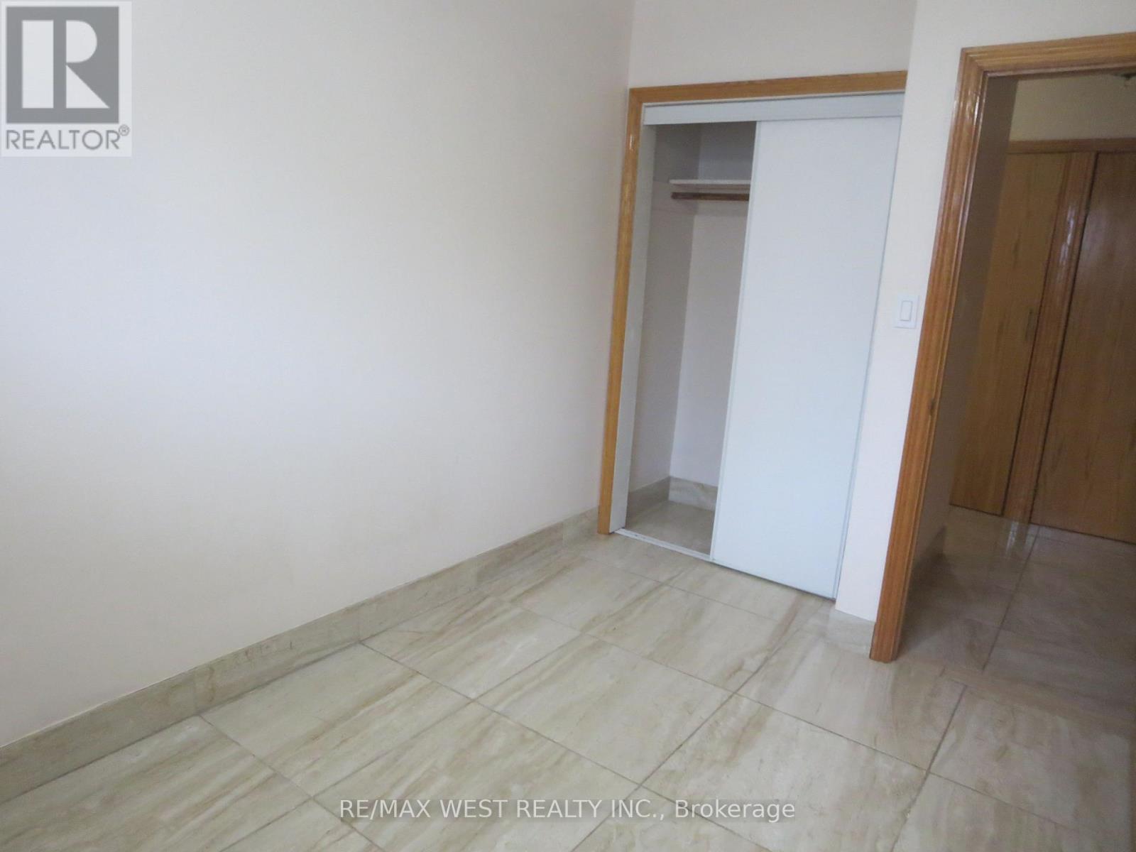 41 - 429 Austen Court Property Photo 10
