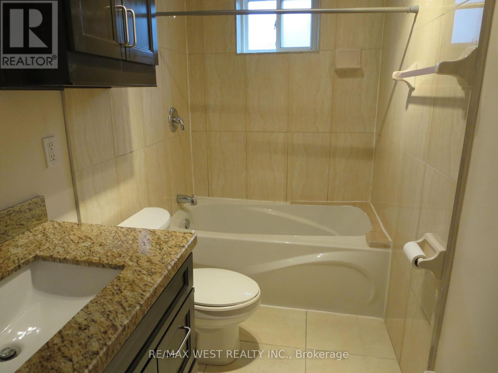 41 - 429 Austen Court Property Photo 12