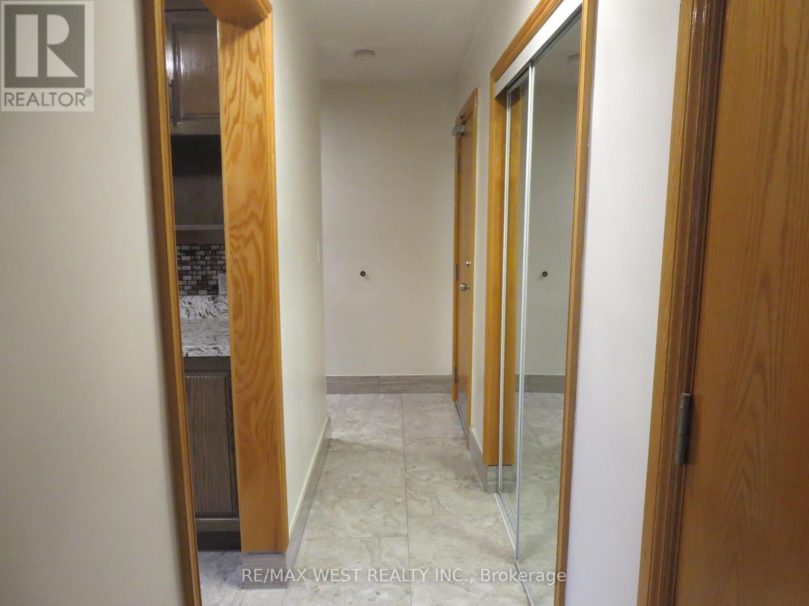 42 - 429 Austen Crescent Property Photo 9
