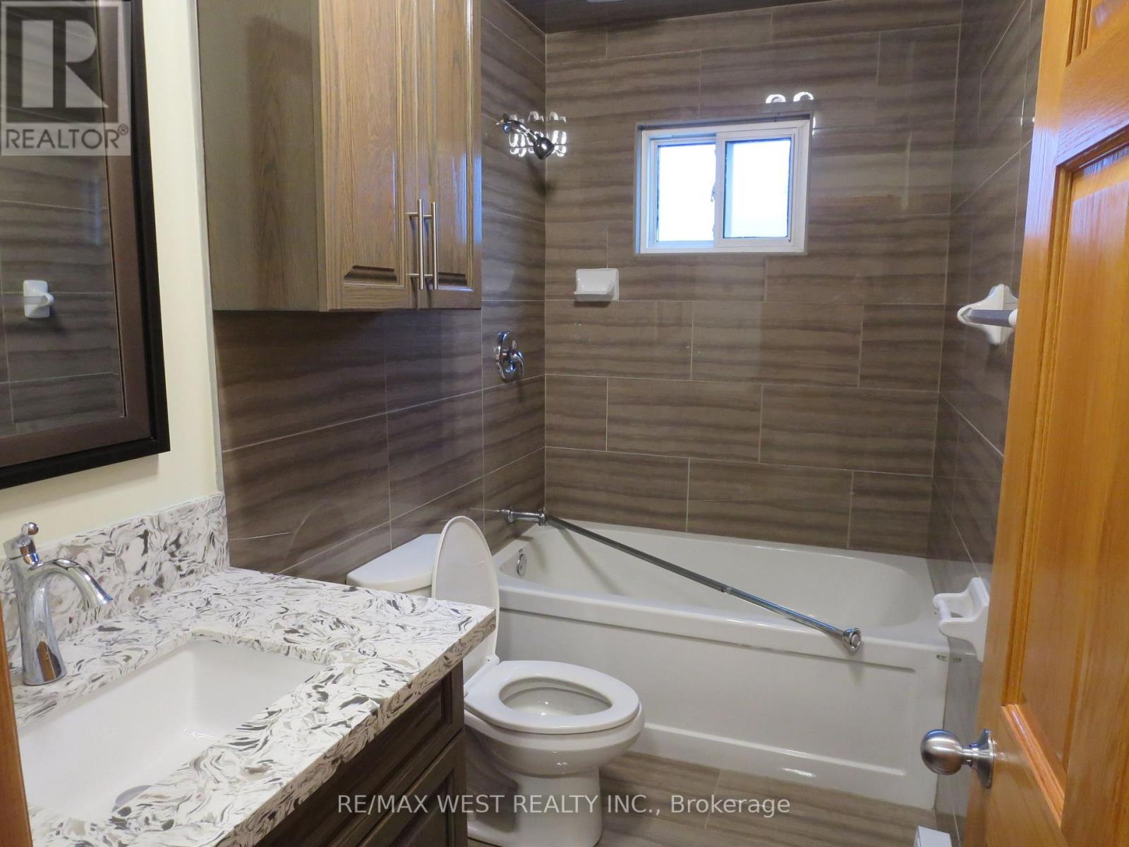42 - 429 Austen Crescent Property Photo 12