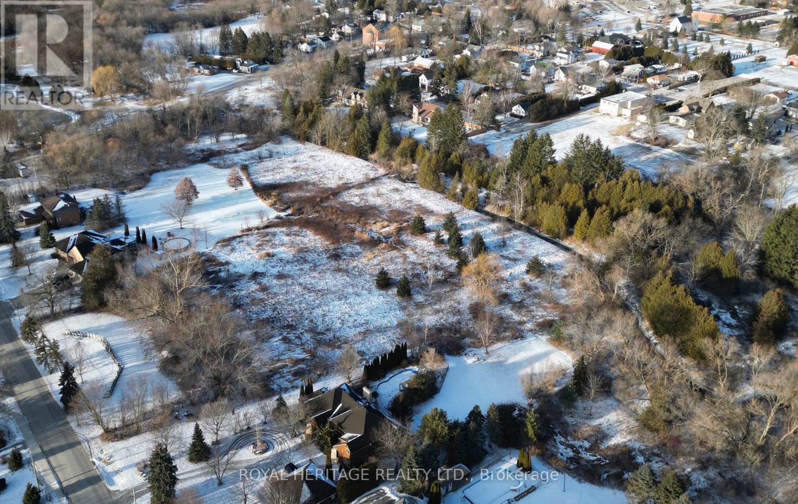 77 King Lane Property Photo 9