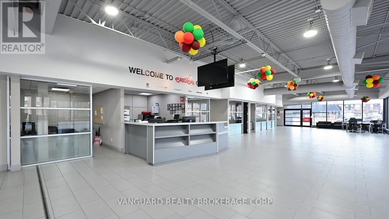 2851 Eglinton Avenue E Property Photo 10