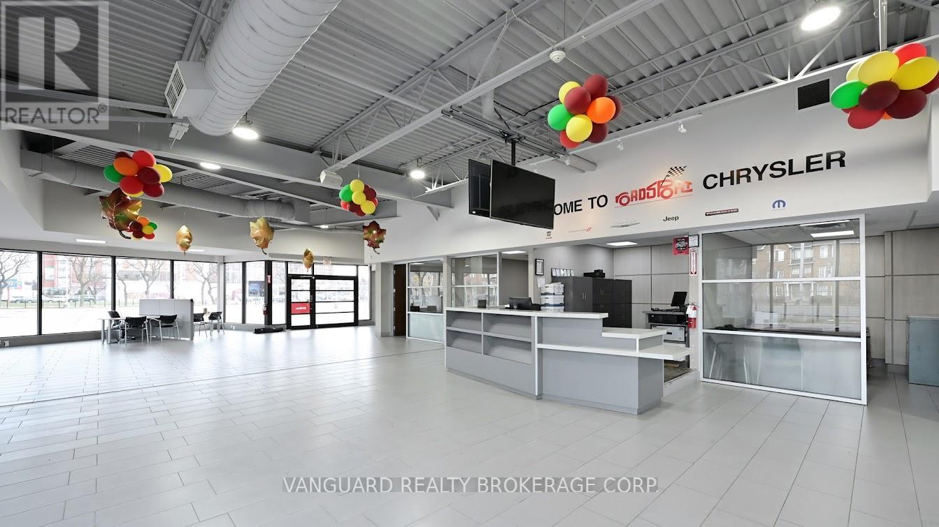2851 Eglinton Avenue E Property Photo 11