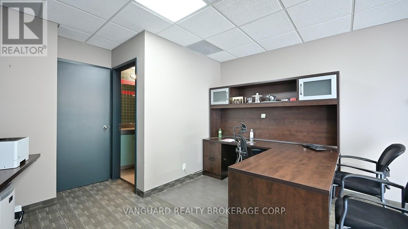 2851 Eglinton Avenue E Property Photo 12
