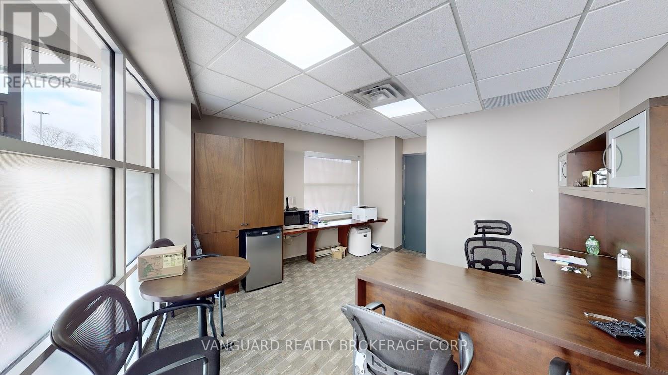 2851 Eglinton Avenue E Property Photo 14