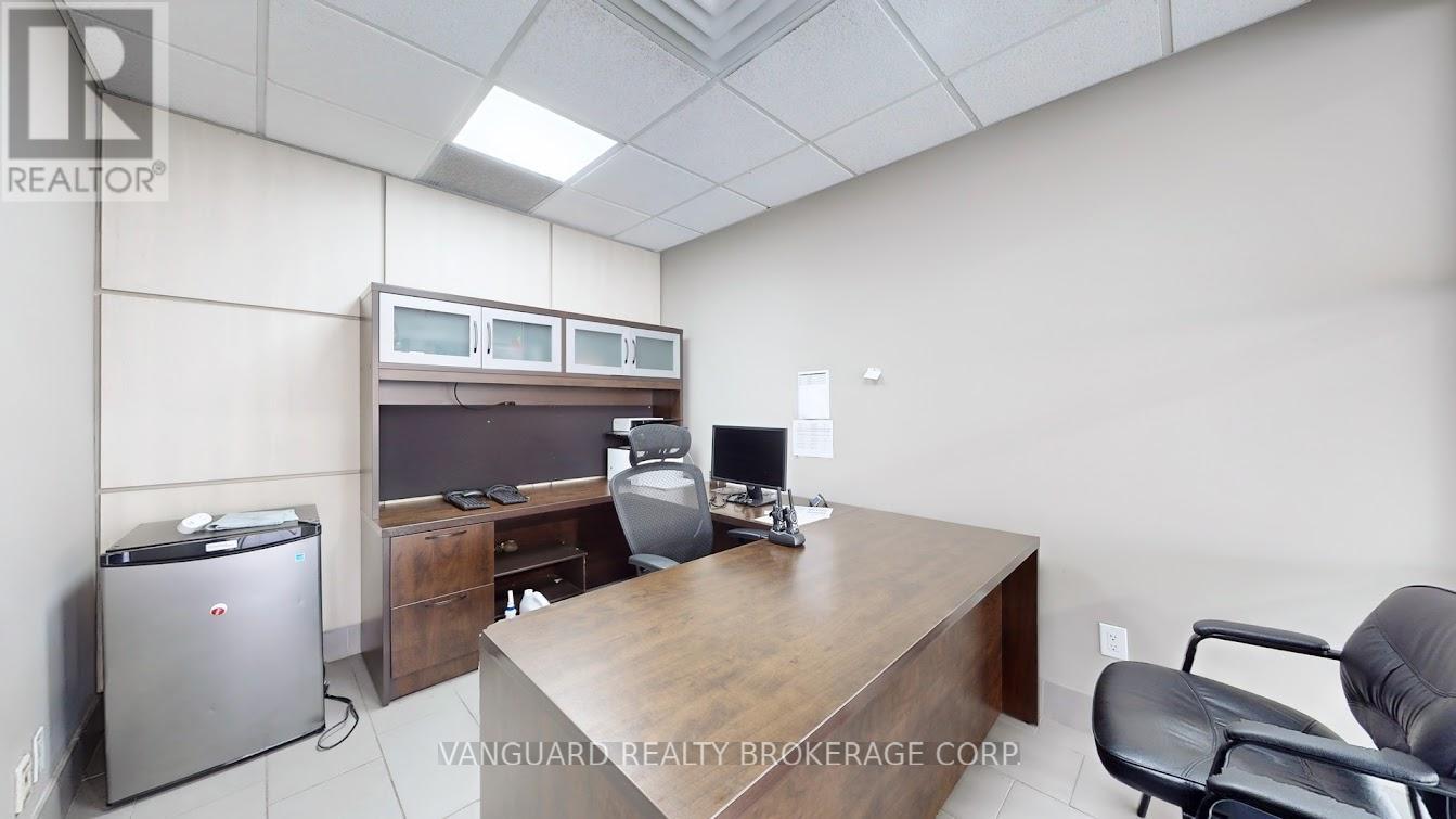 2851 Eglinton Avenue E Property Photo 15