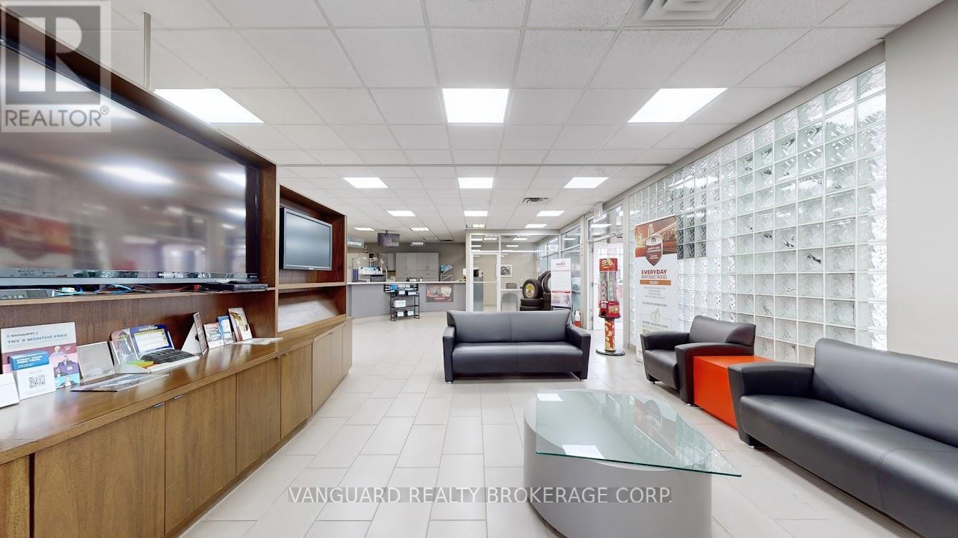 2851 Eglinton Avenue E Property Photo 18