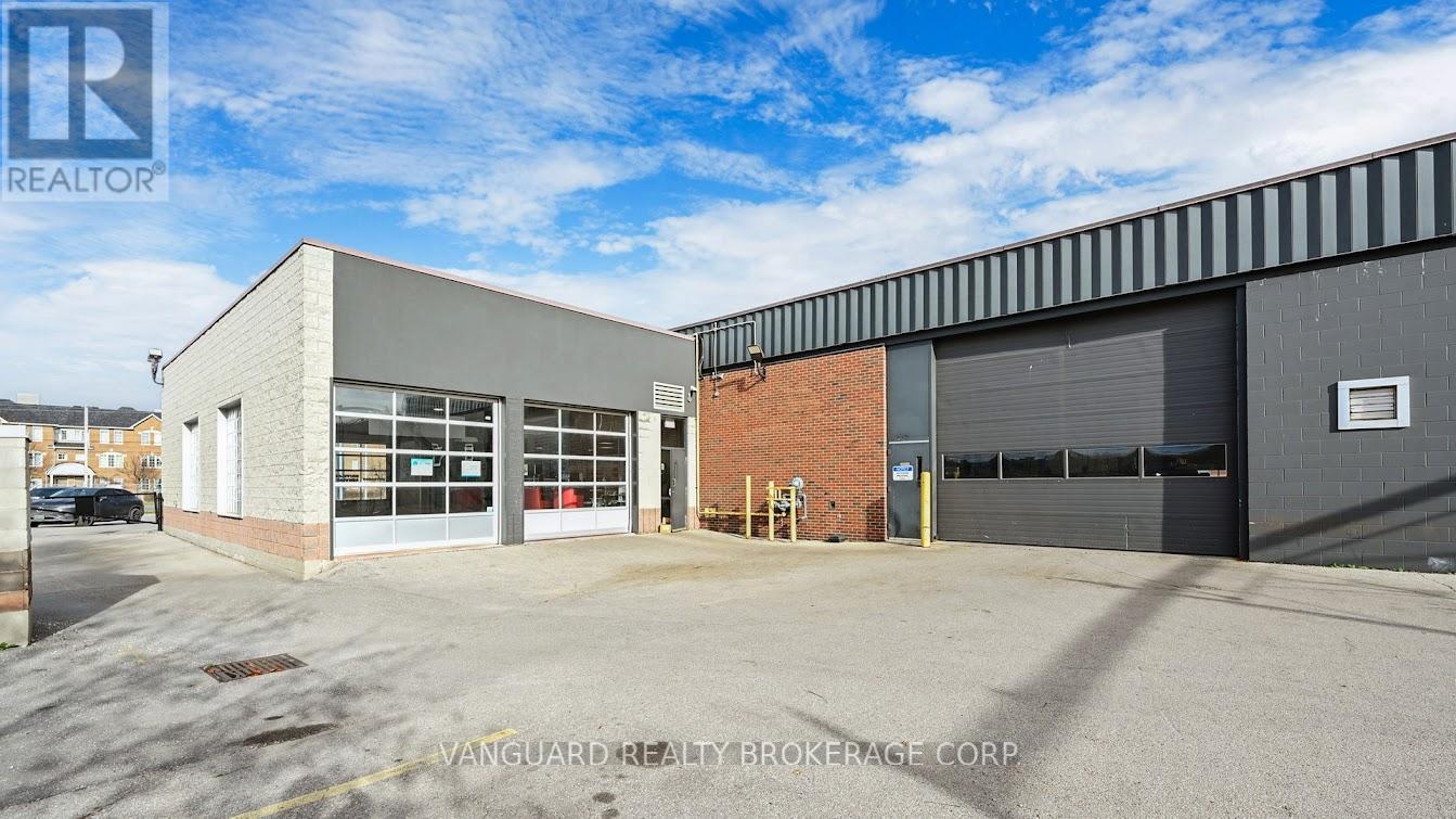 2851 Eglinton Avenue E Property Photo 22