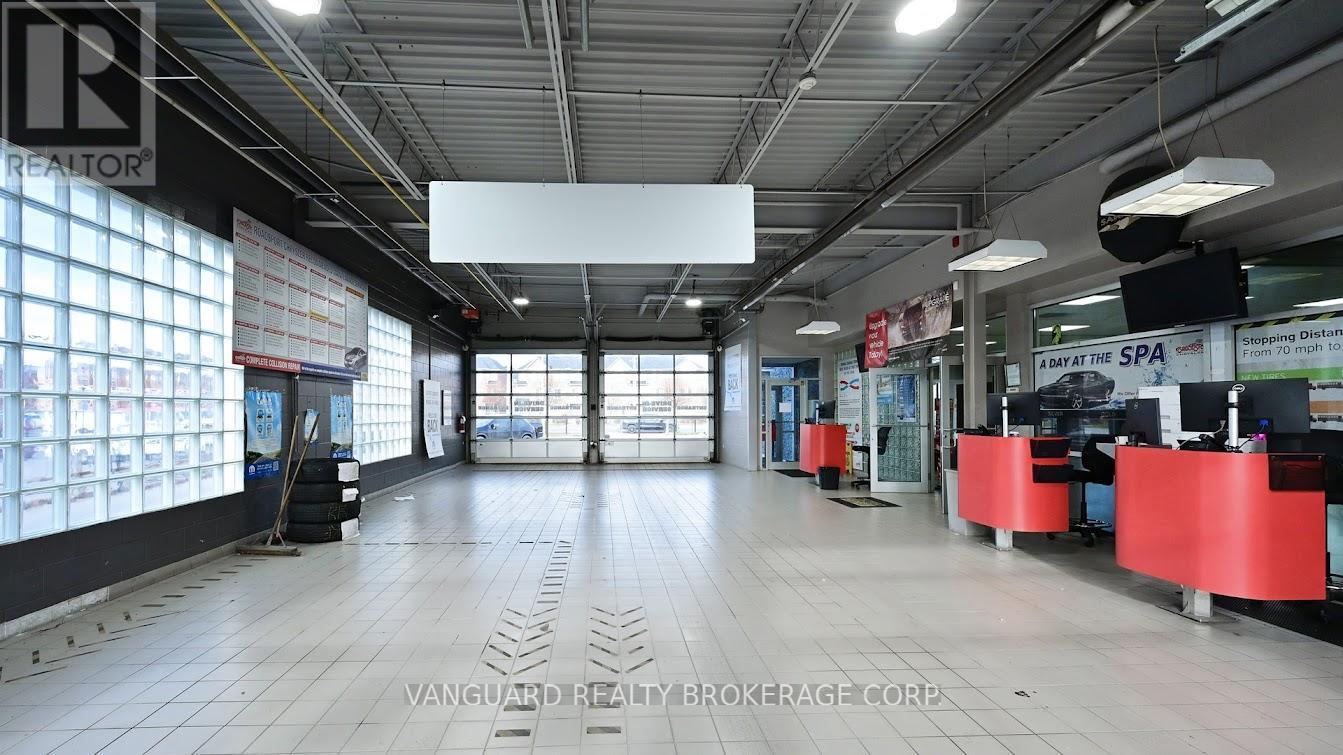 2851 Eglinton Avenue E Property Photo 23