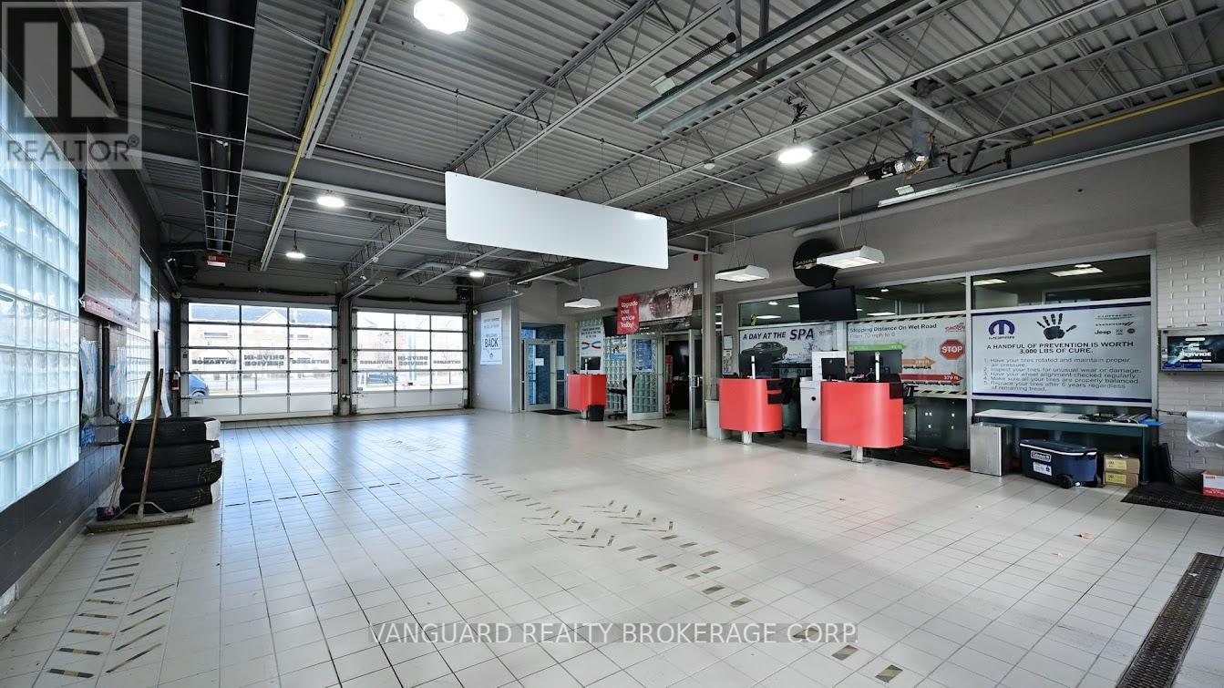 2851 Eglinton Avenue E Property Photo 24