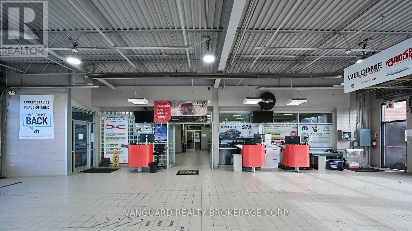 2851 Eglinton Avenue E Property Photo 25