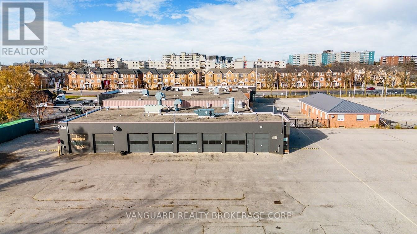 2851 Eglinton Avenue E Property Photo 39