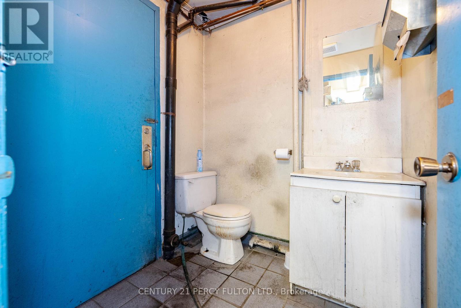 2793 Danforth Avenue Property Photo 25