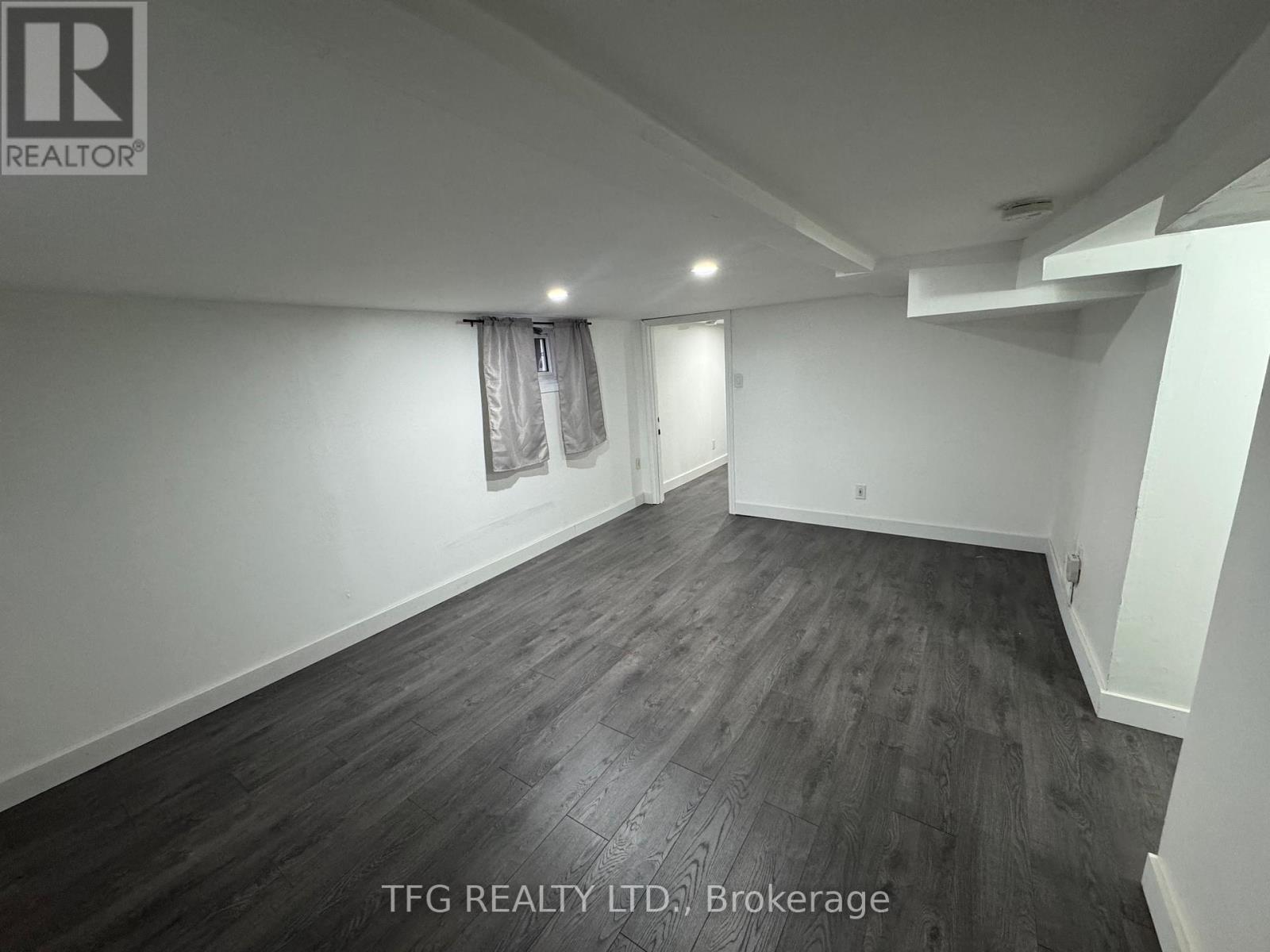 3 - 156 Adelaide Avenue E Property Photo 3