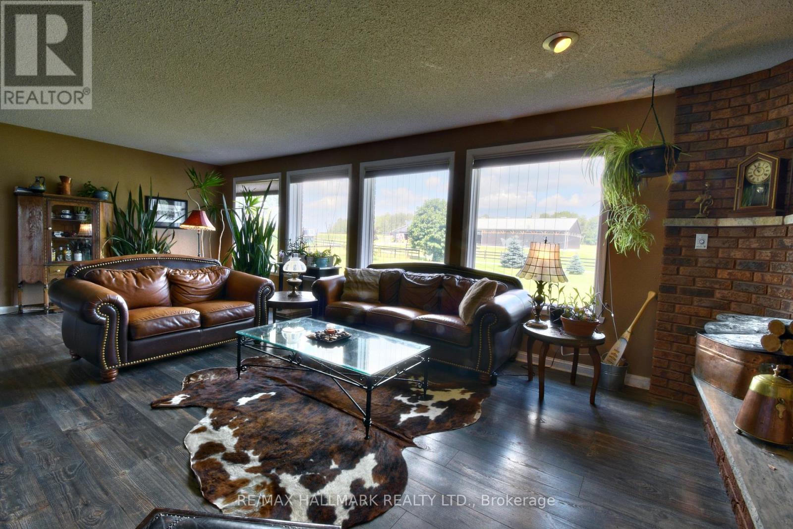 18555 Highway 12 Property Photo 4