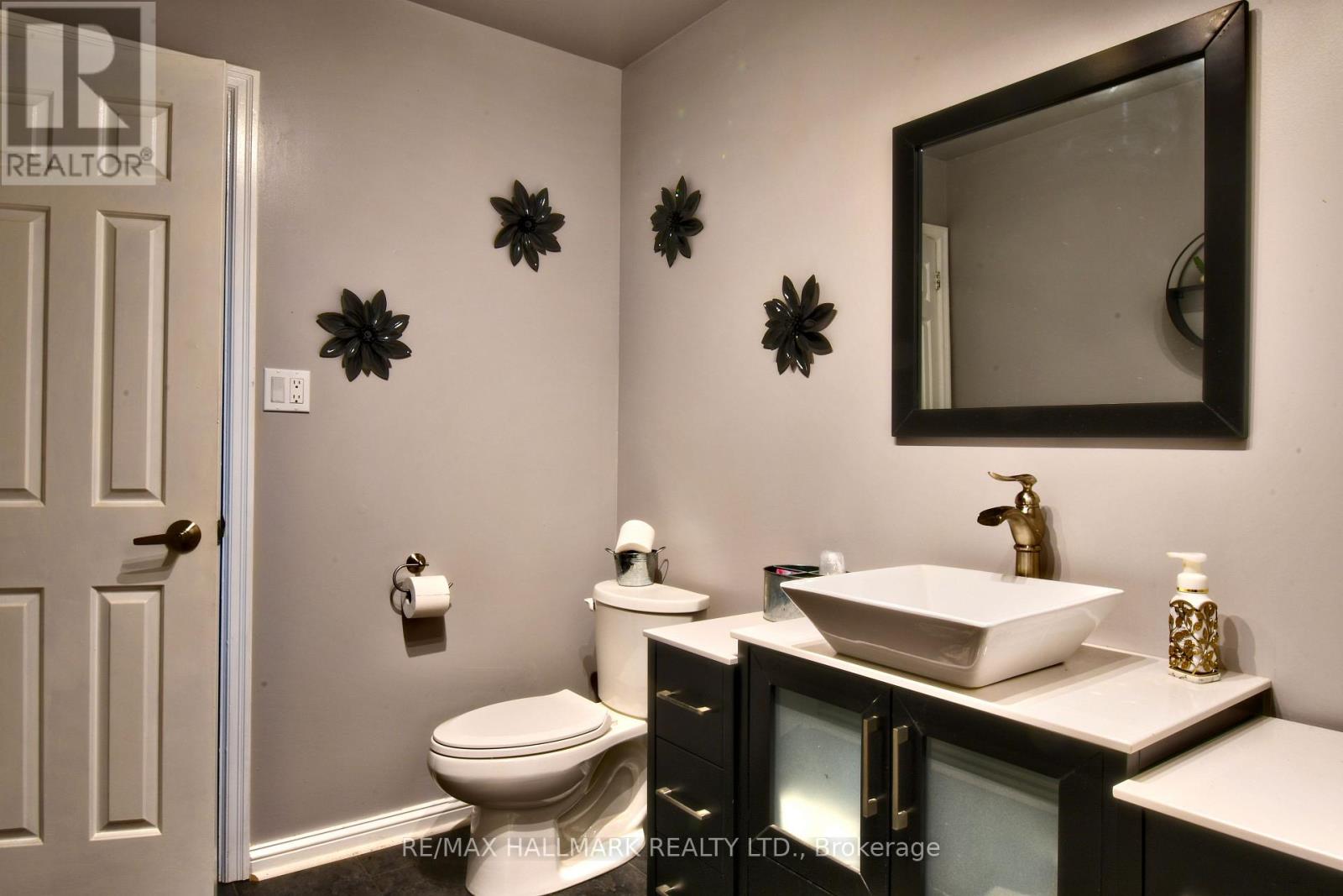 18555 Highway 12 Property Photo 14