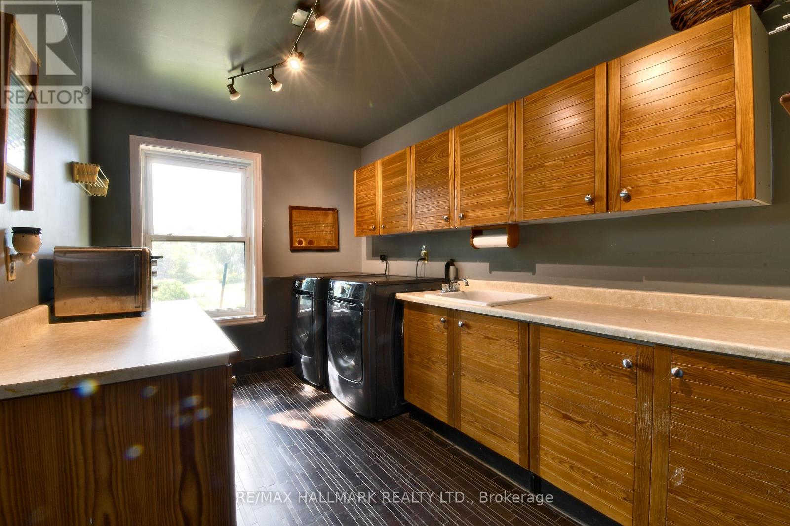 18555 Highway 12 Property Photo 15