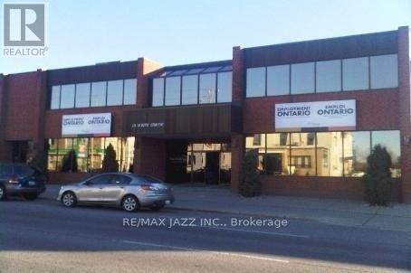 101 - 111 SIMCOE STREET N Property Photo 1