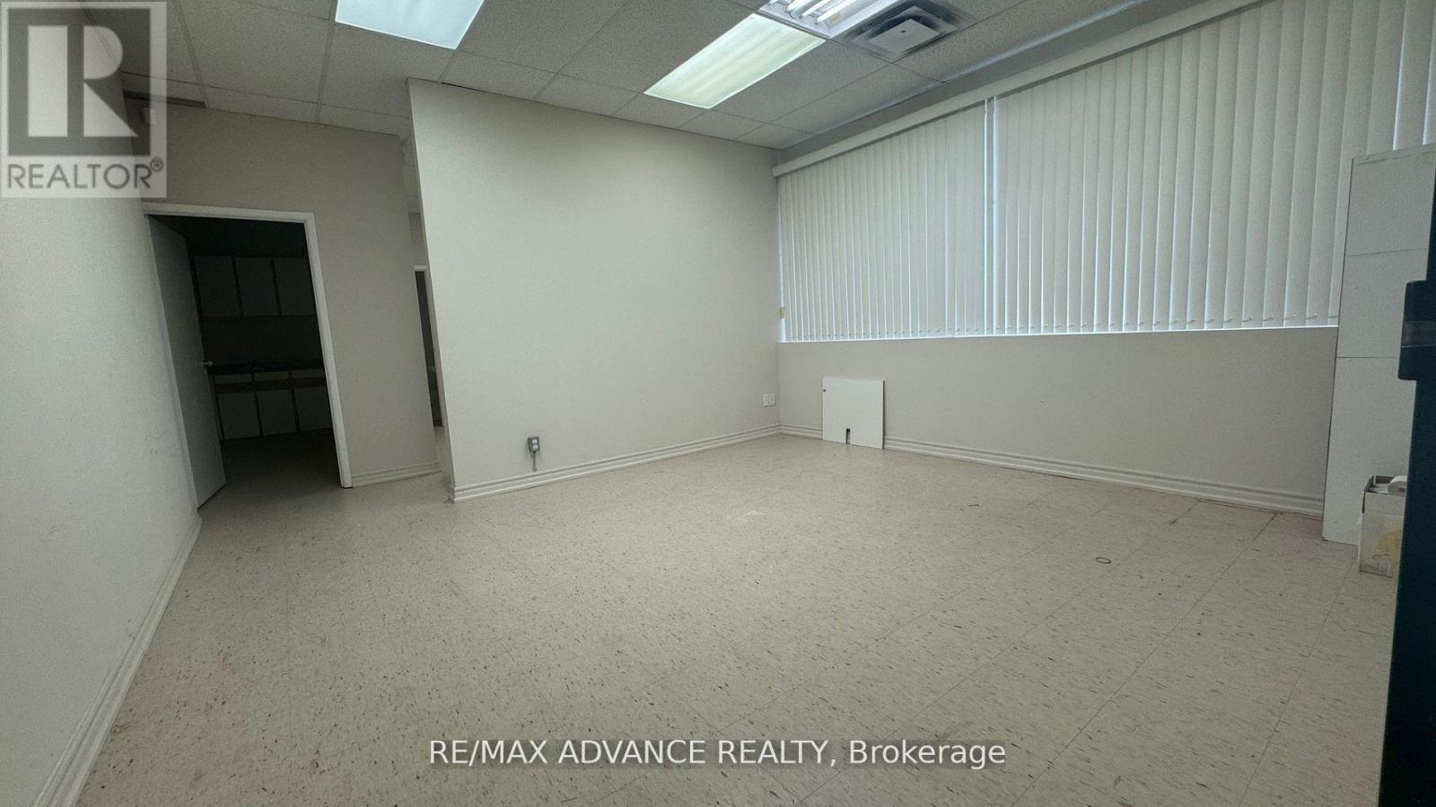 Unit 6 - 4245 Sheppard Avenue E Property Photo 8
