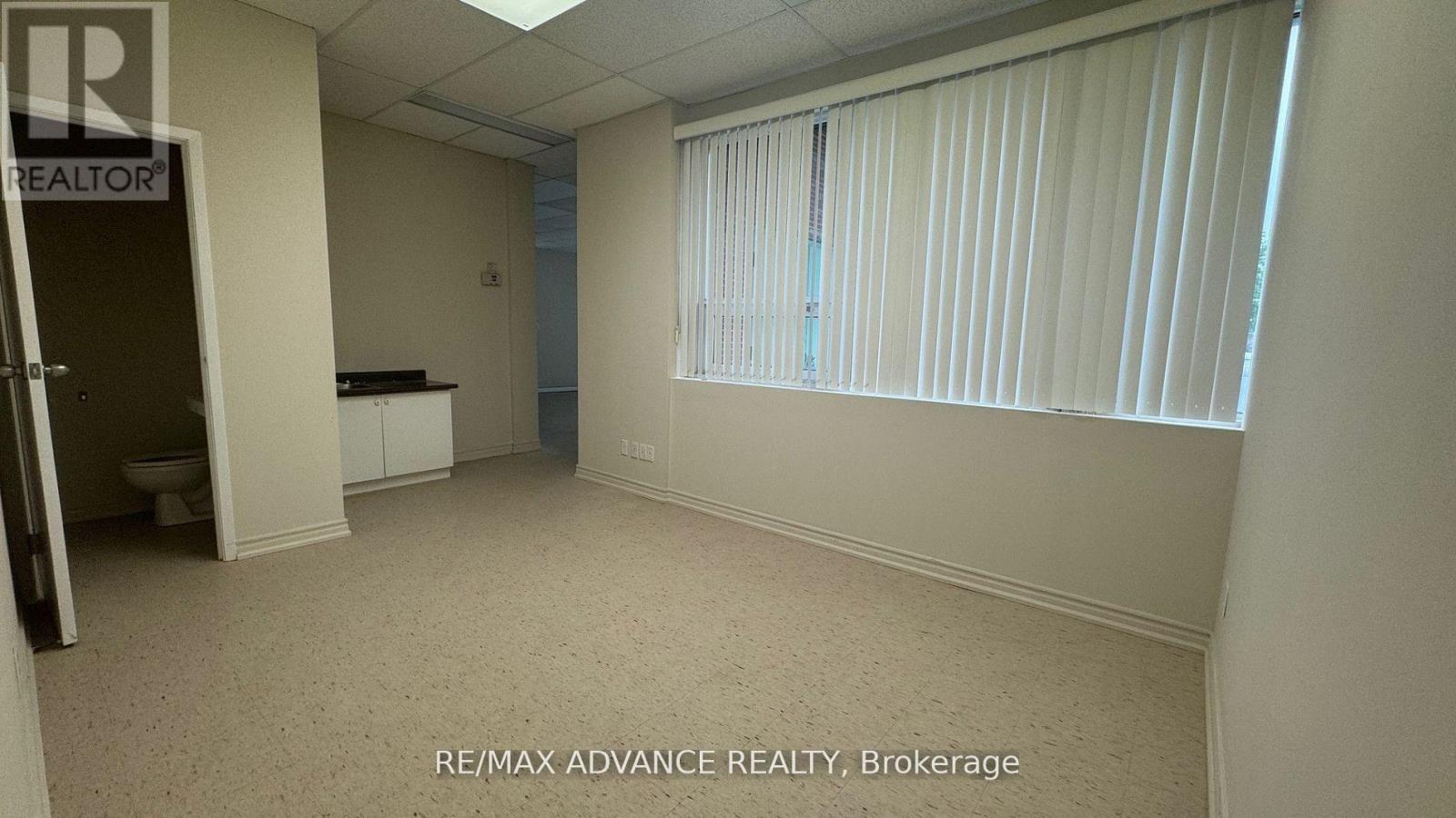Unit 6 - 4245 Sheppard Avenue E Property Photo 10