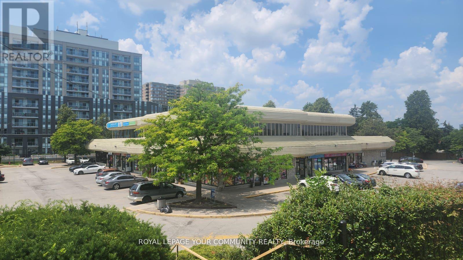 203 - 1001 Sandhurst Circle Property Photo 1