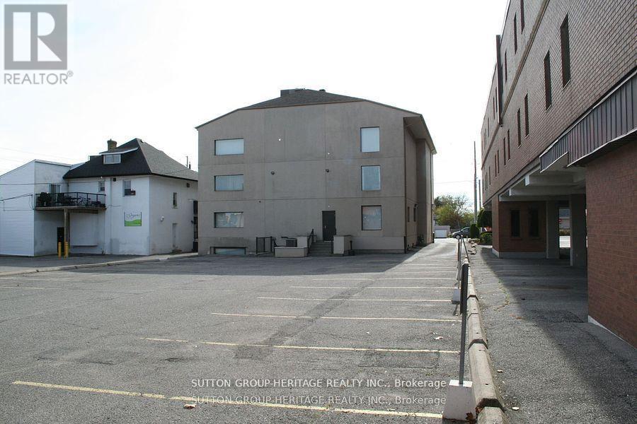 286 King Street W Property Photo 3