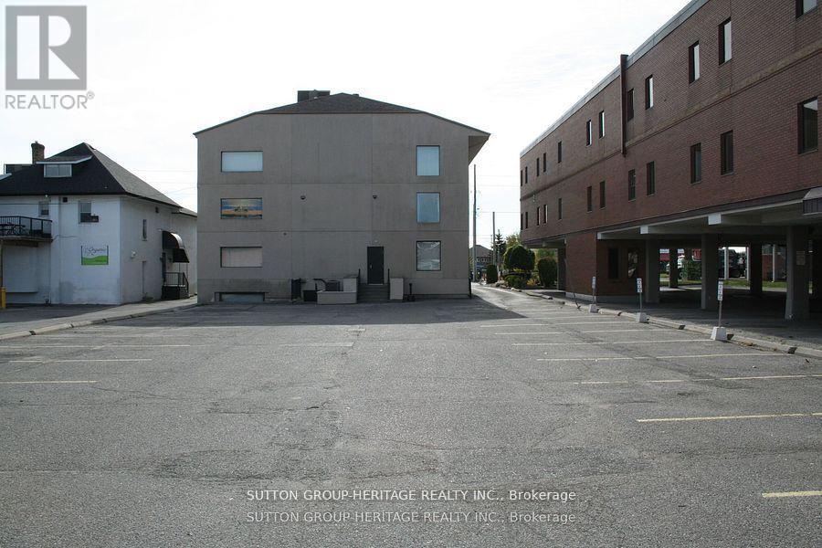286 King Street W Property Photo 4