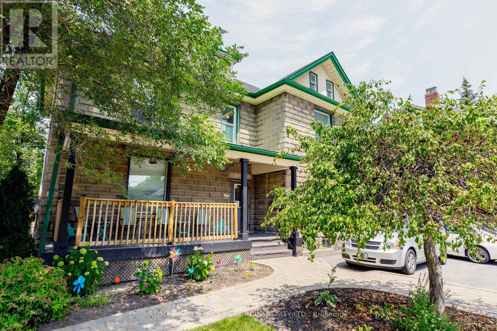 32 Elgin Street E Property Photo 1