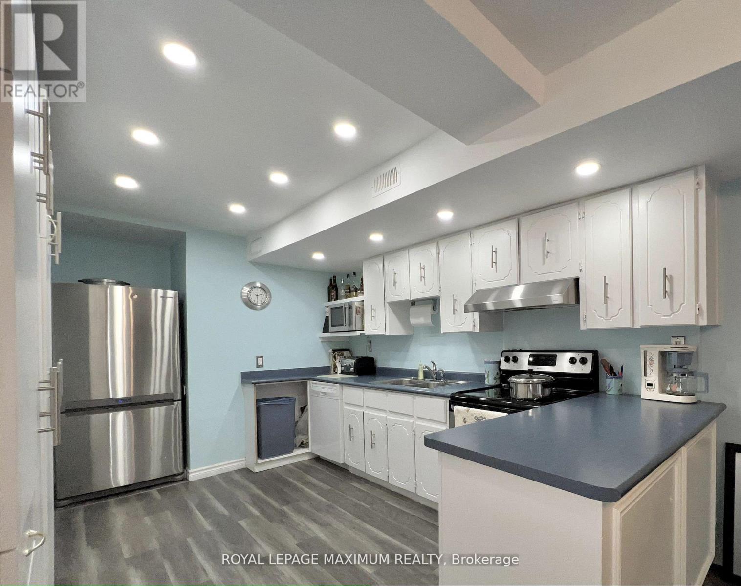 899 Pape Avenue Property Photo 10