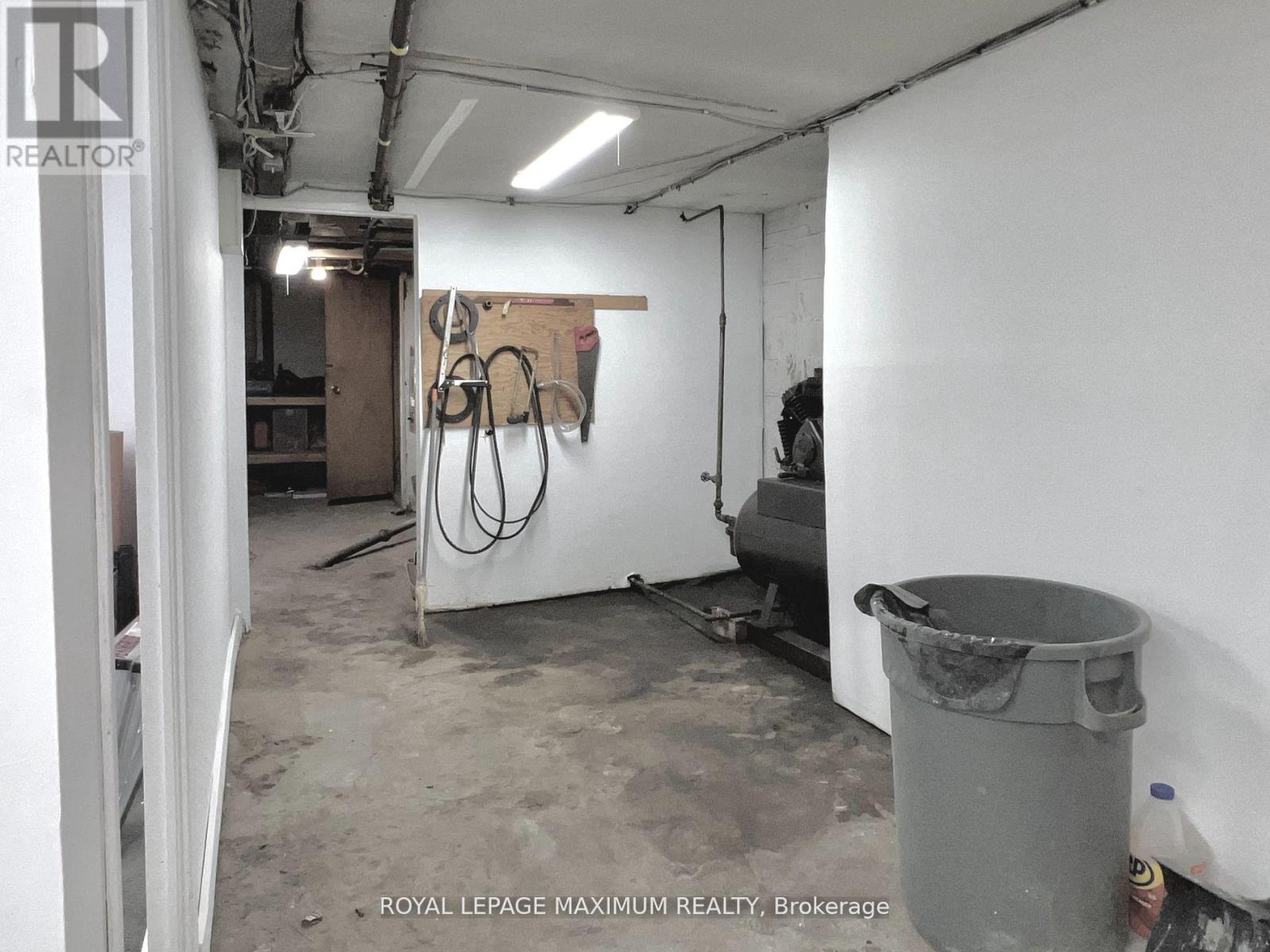 899 Pape Avenue Property Photo 19