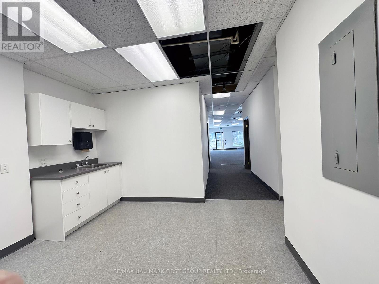 #8 - 209 Dundas Street E Property Photo 10