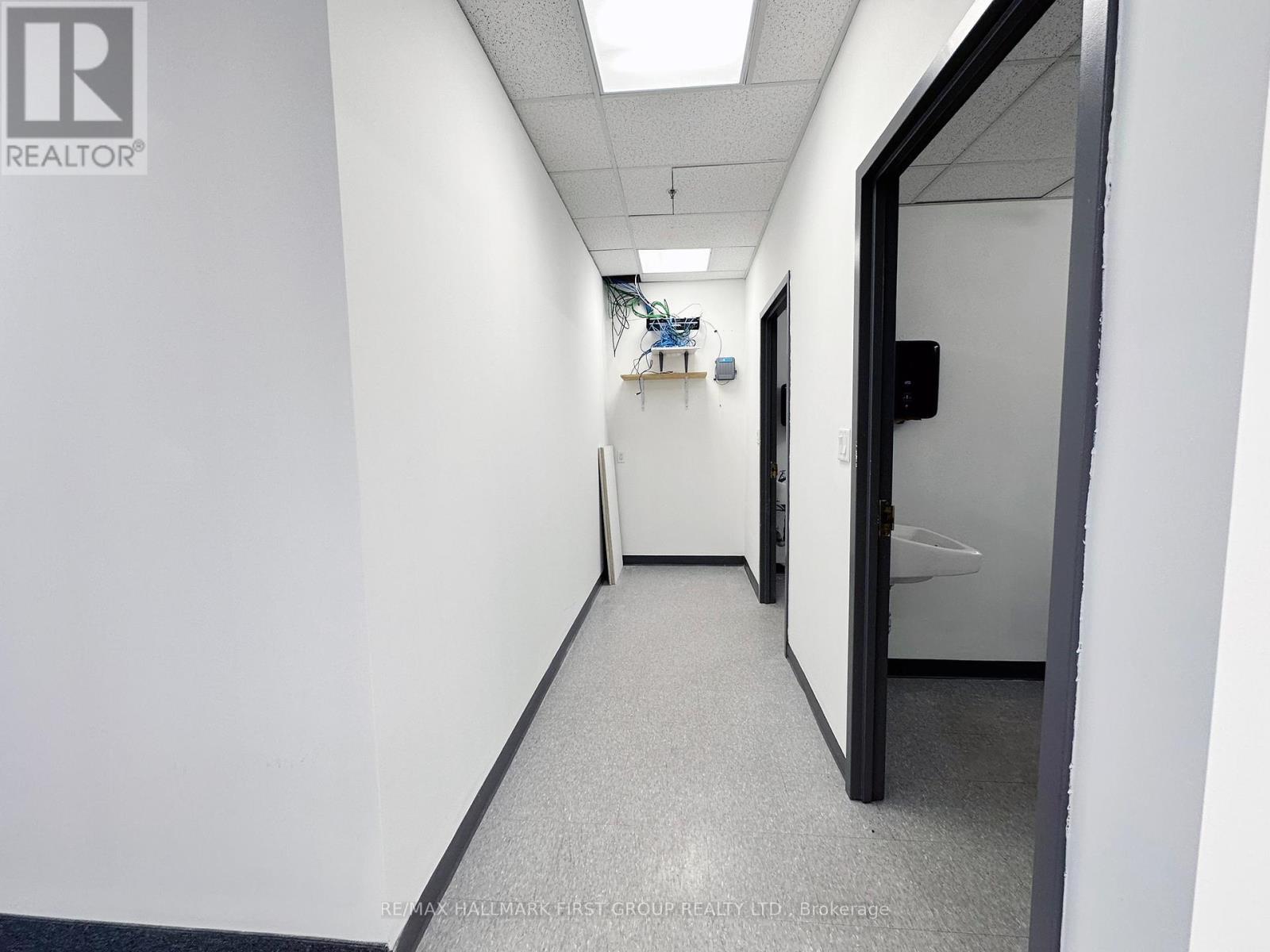 #8 - 209 Dundas Street E Property Photo 11