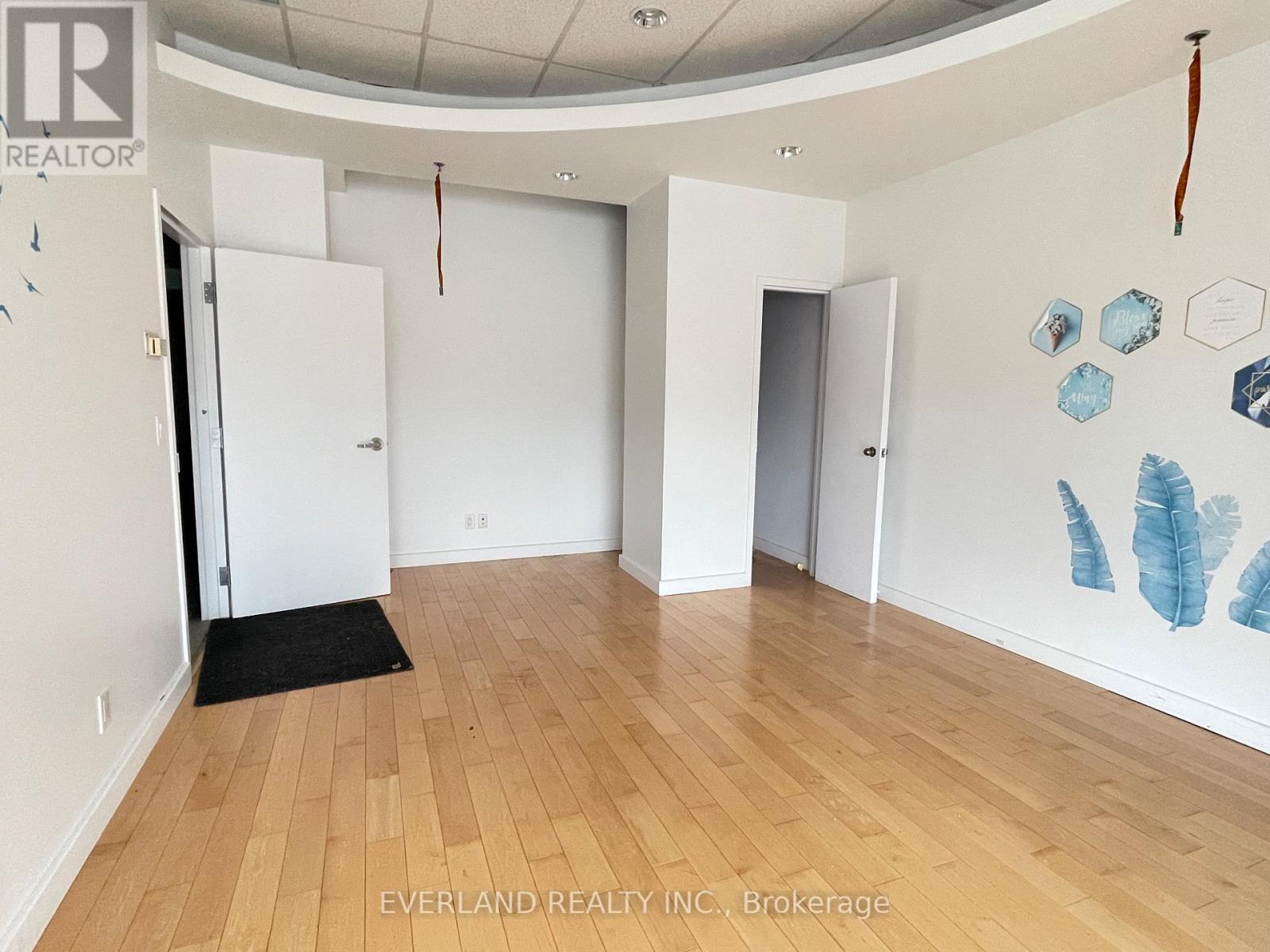 107 - 3601 Victoria Park Avenue Property Photo 6