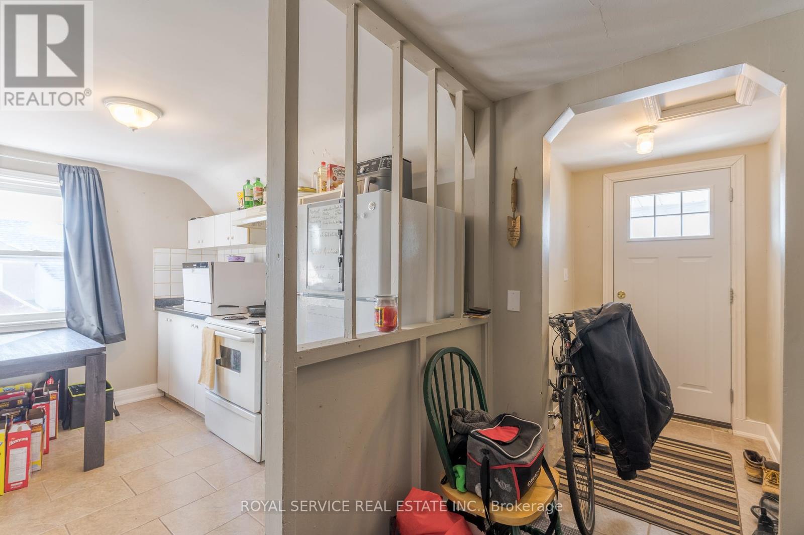 1402 Simcoe Street S Property Photo 16