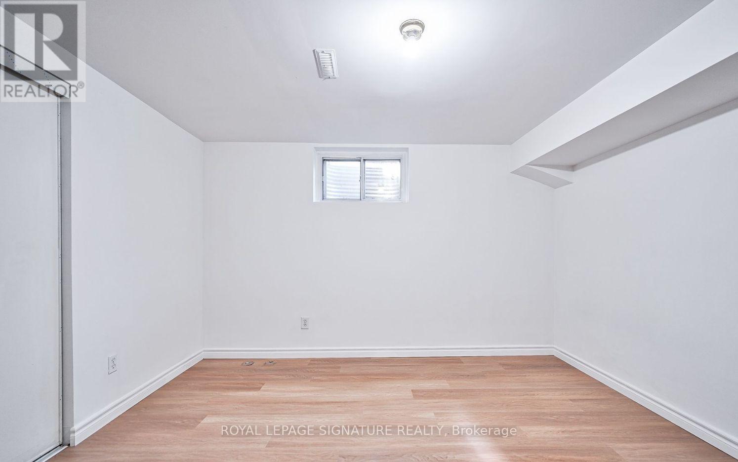 27 Macklingate Court Property Photo 4