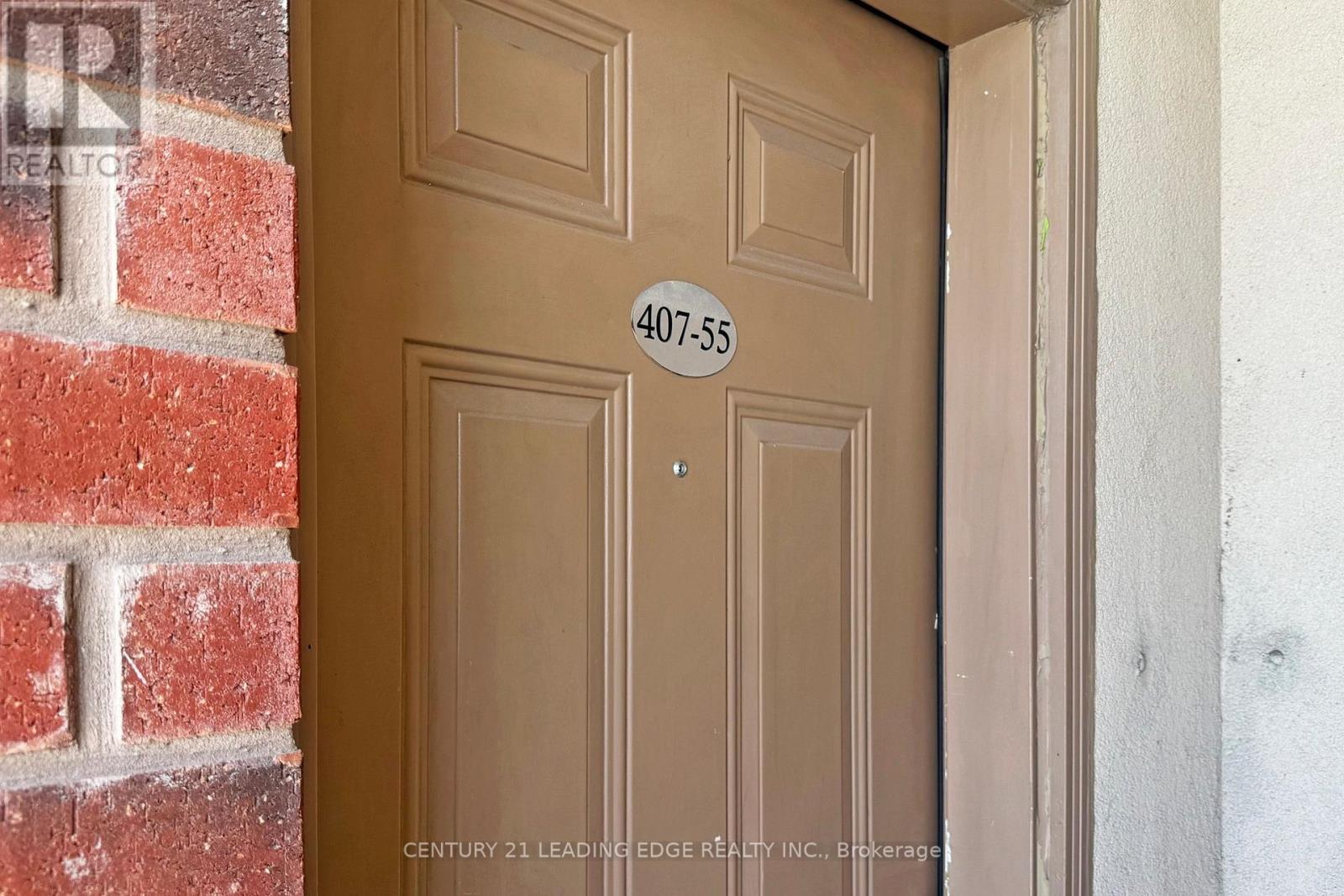 55 - 407 Beechgrove Drive S Property Photo 3
