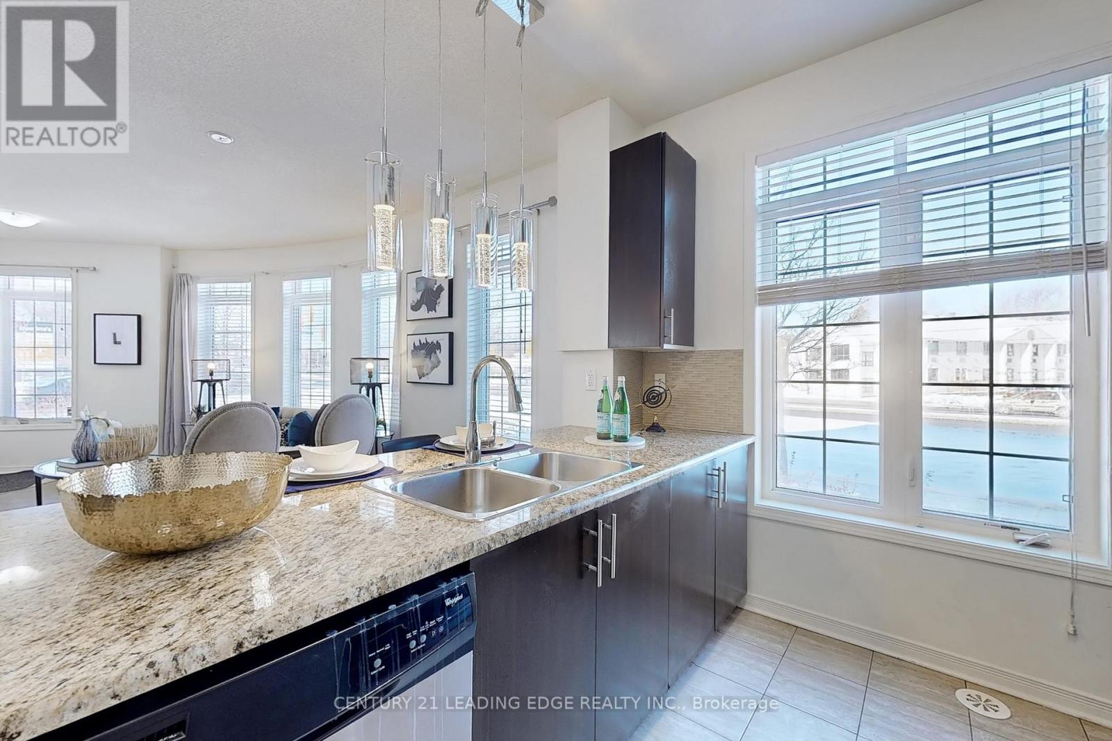 55 - 407 Beechgrove Drive S Property Photo 15