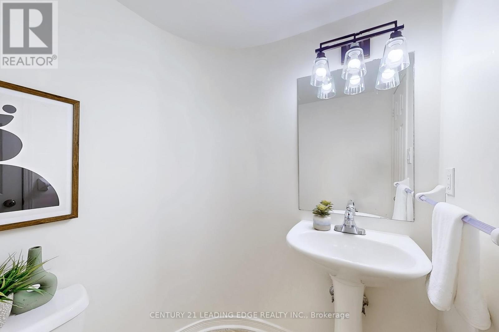 55 - 407 Beechgrove Drive S Property Photo 17
