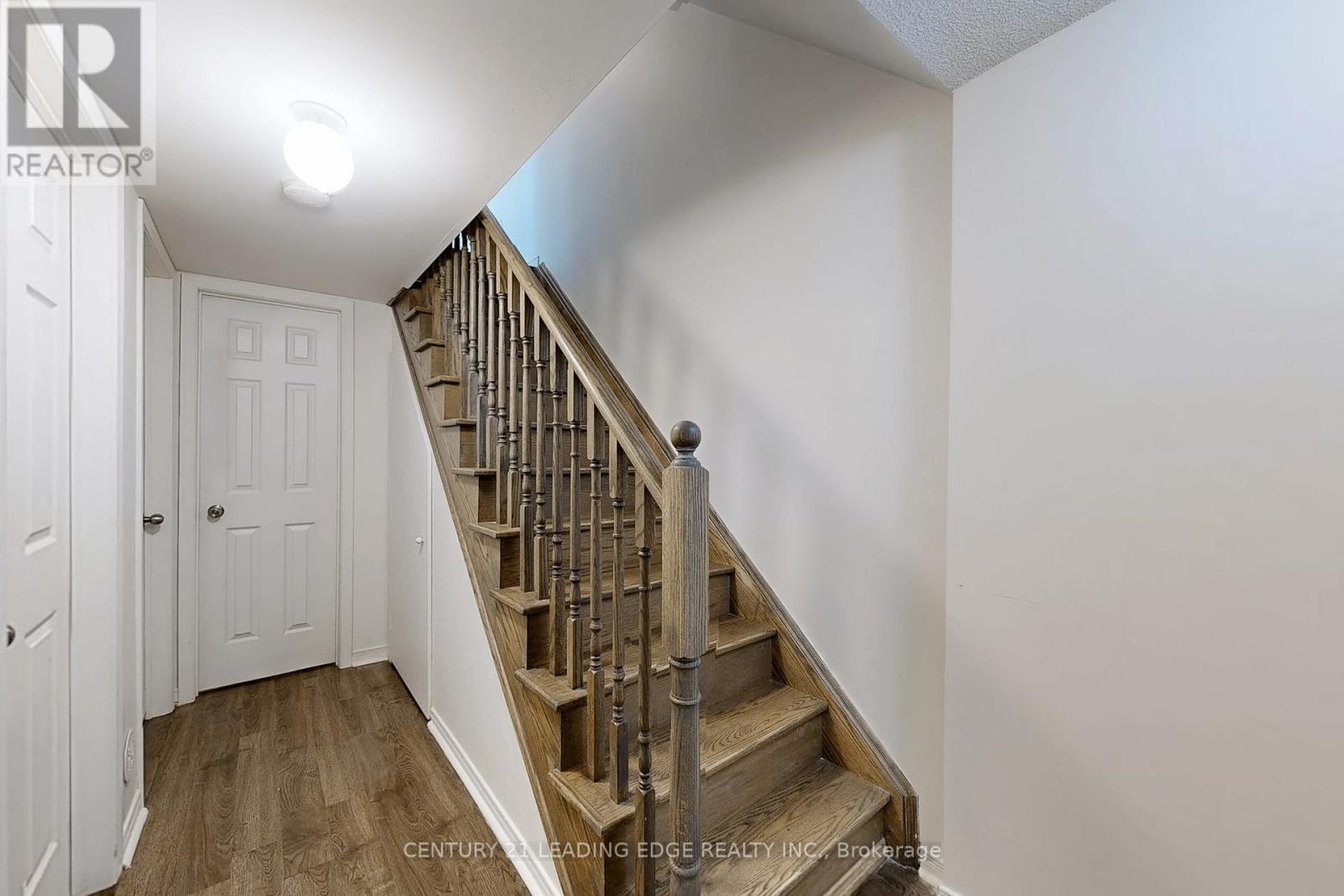 55 - 407 Beechgrove Drive S Property Photo 18