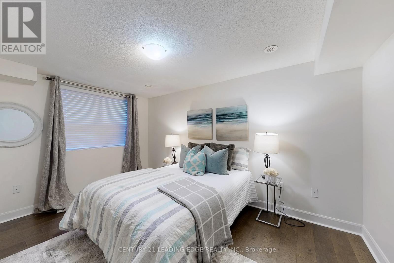 55 - 407 Beechgrove Drive S Property Photo 19