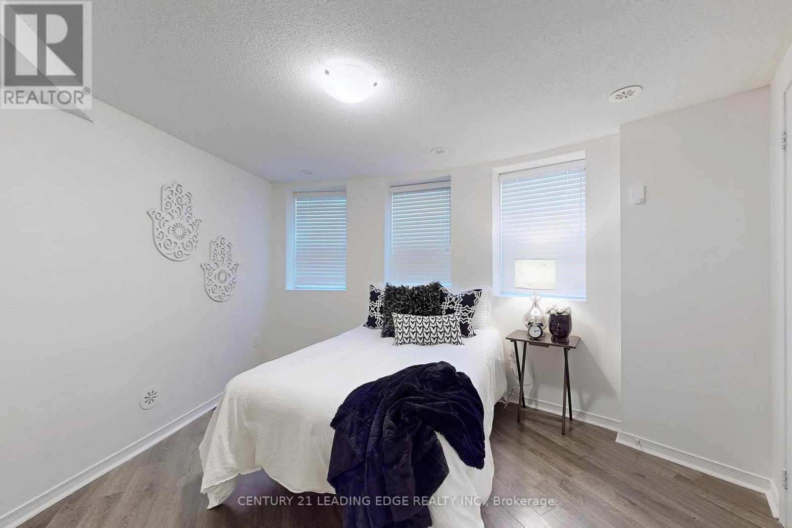 55 - 407 Beechgrove Drive S Property Photo 23