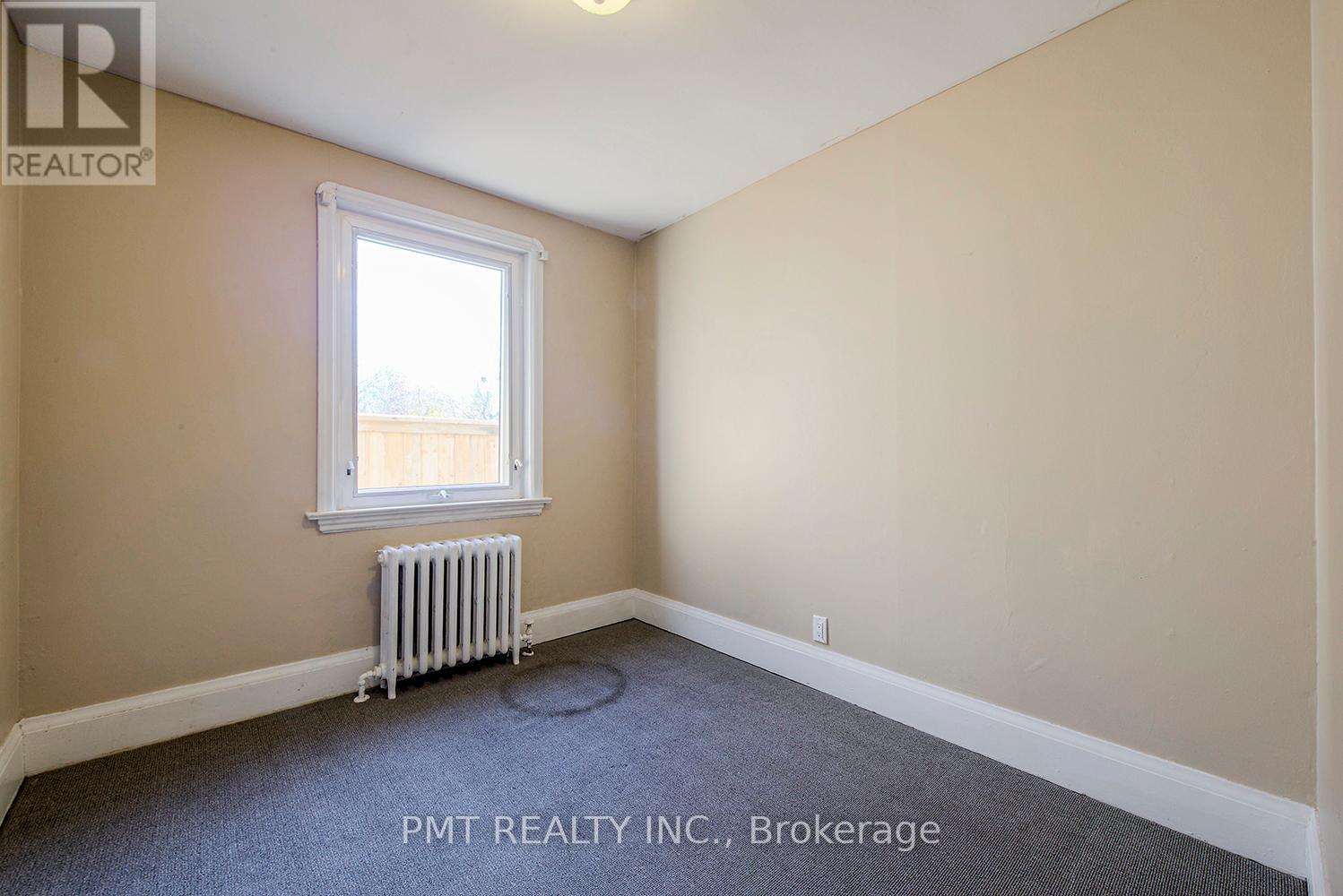 1 - 393 King Street E Property Photo 9