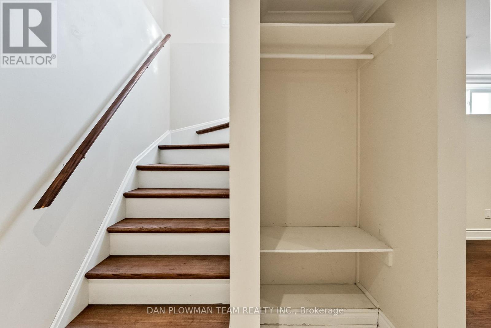 210 Wilson Road S Property Photo 18