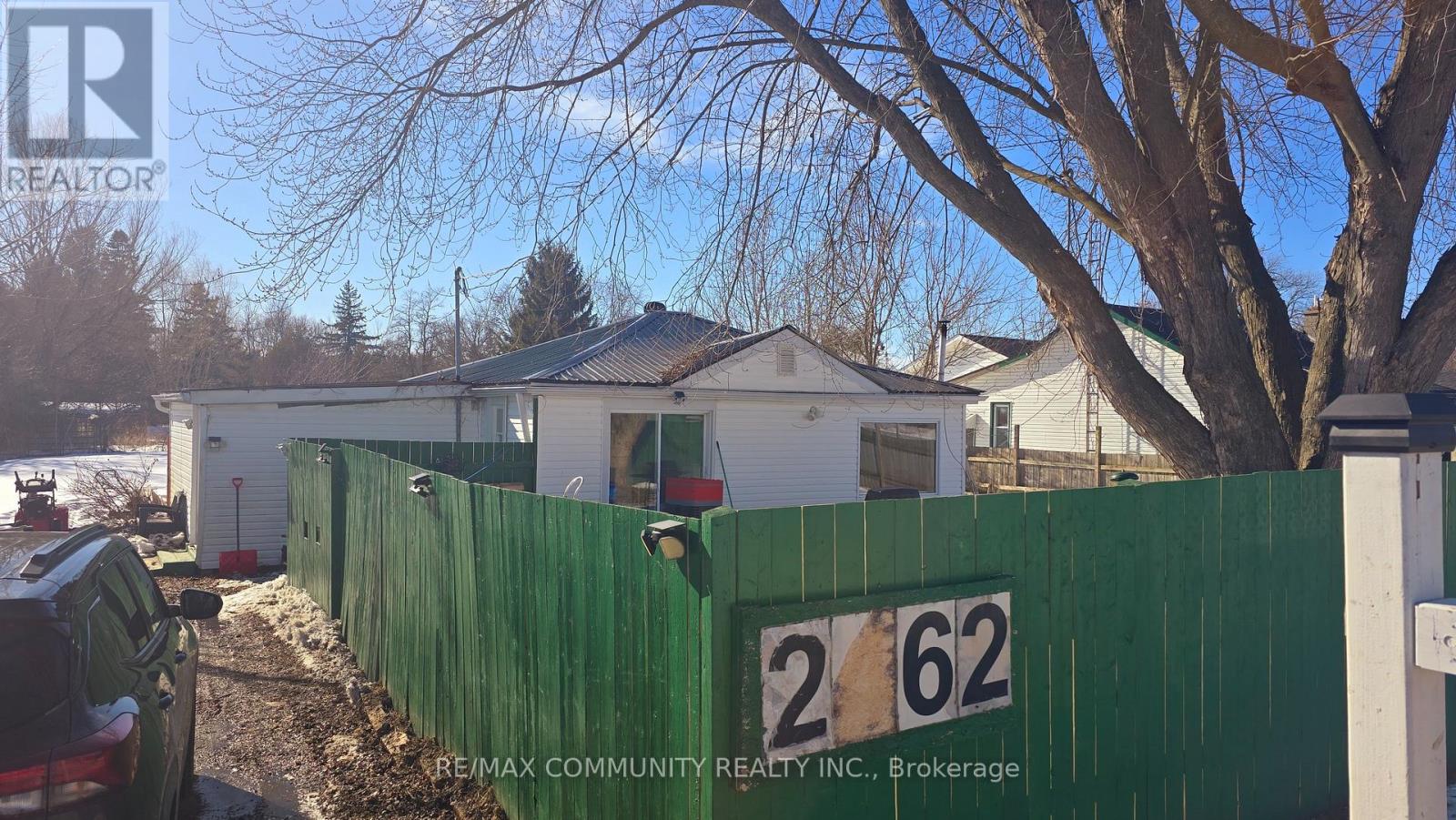 2462 Rundle Road Property Photo