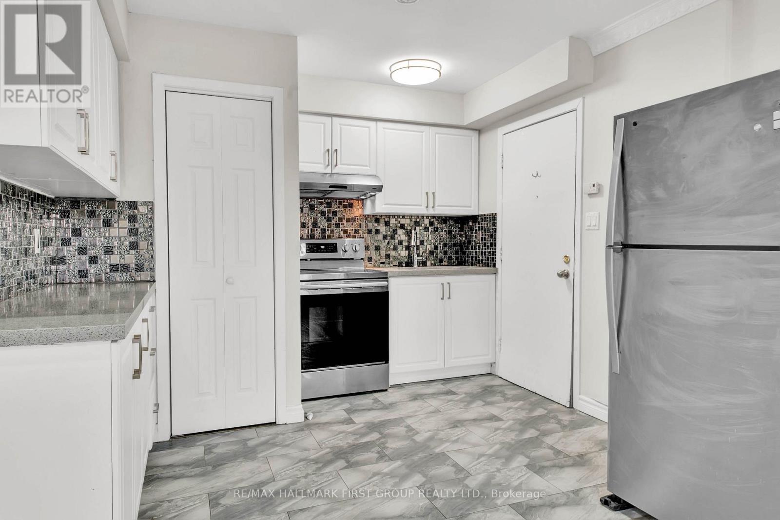 A - 255 Broadview Avenue Property Photo 11