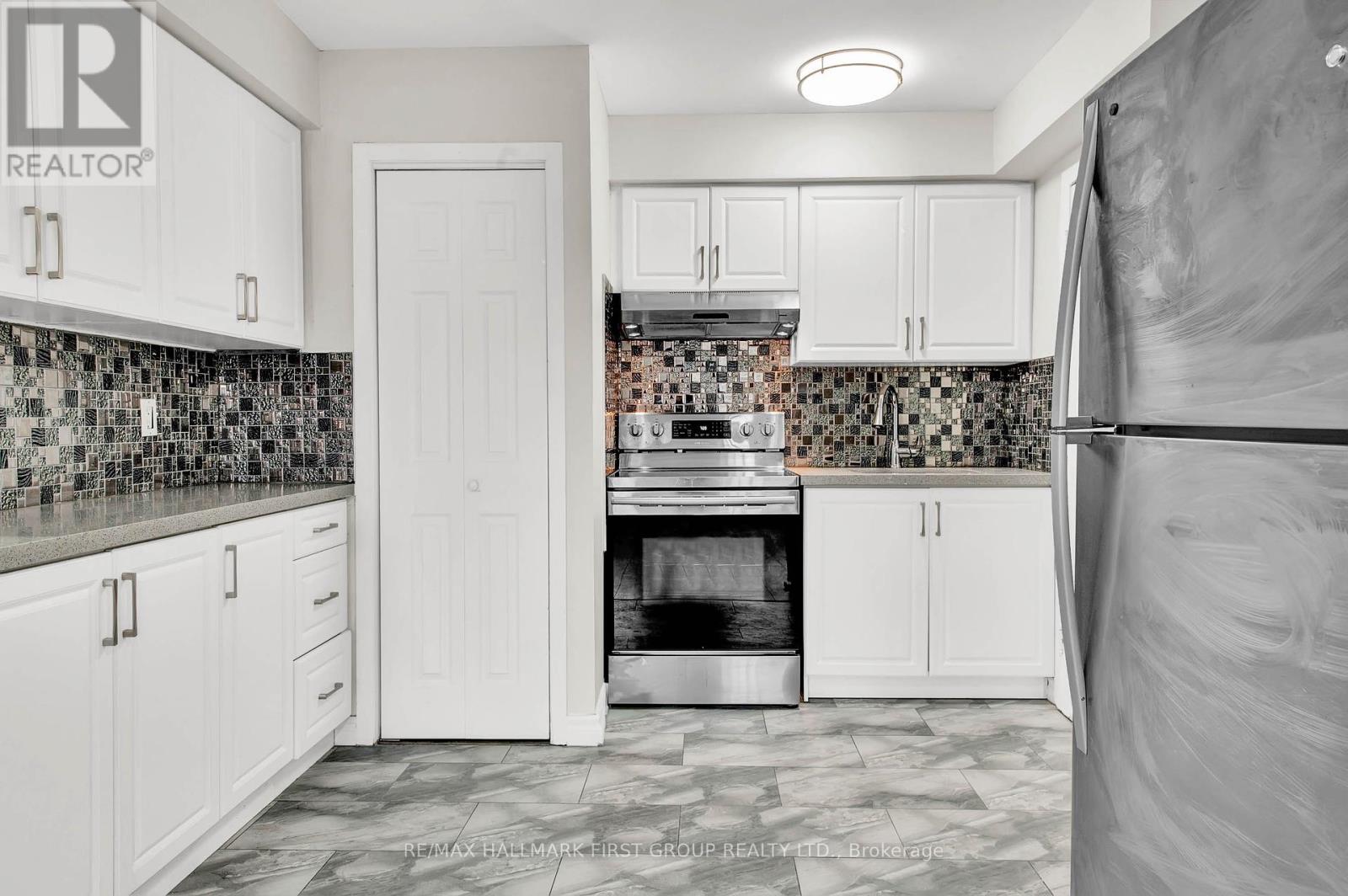 A - 255 Broadview Avenue Property Photo 12